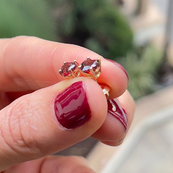 Heart Ruby Rose Good Earrings - Picture 5 of 5